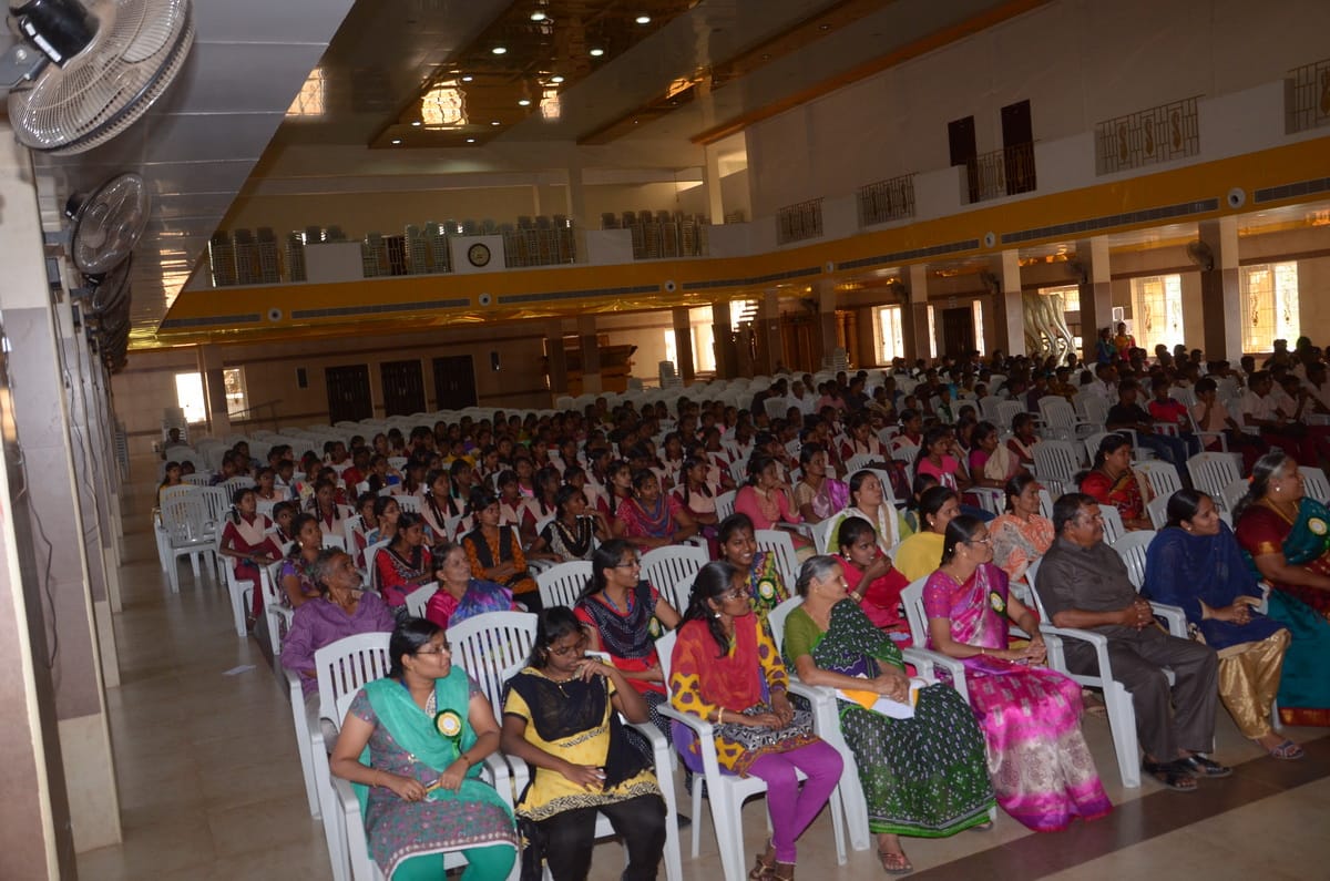 Naanum Oru Saathanaiyaalan — empowerment session photo 8