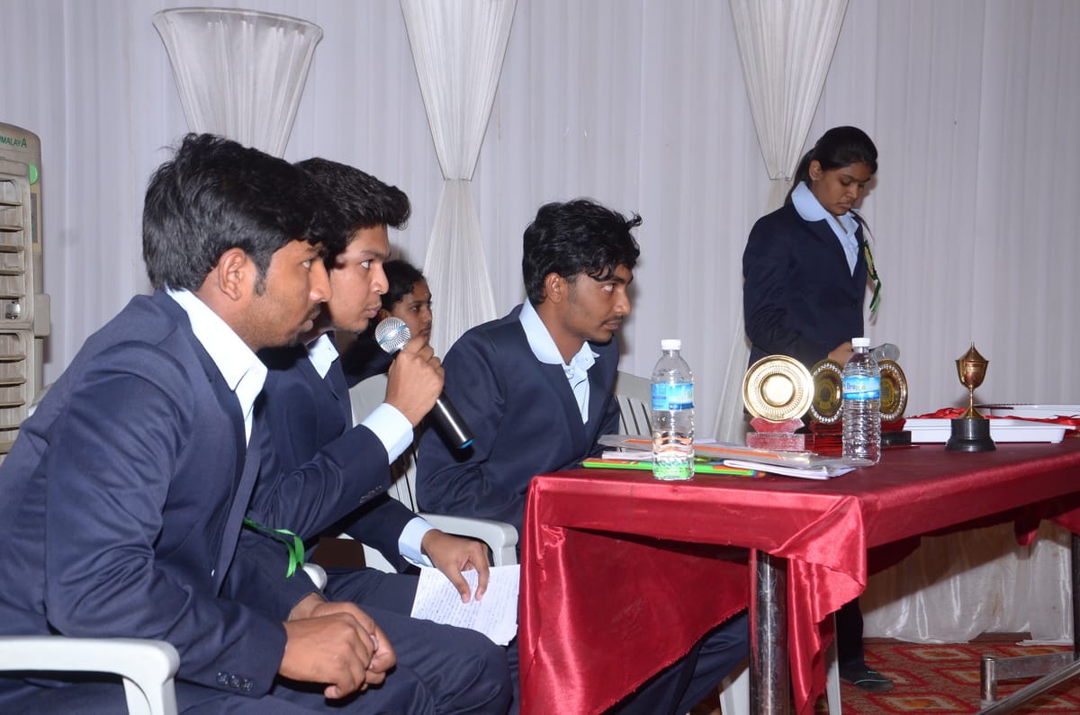 Naanum Oru Saathanaiyaalan — empowerment session photo 9